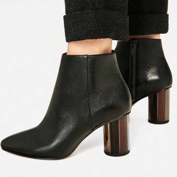 round heel ankle boots